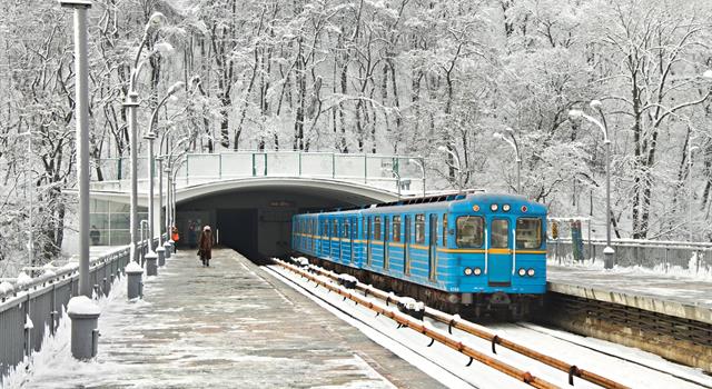 История Вопрос: Известно, что в СССР первая линия метрополитена была торжественно открыта в Москве 15 мая 1935 года. А в каком количестве городов на территории СССР действовали линии метрополитена к моменту распада СССР в декабре 1991 года? История Вопрос: Известно, что в СССР первая линия метрополитена была торжественно открыта в Москве 15 мая 1935 года. А в каком количестве городов на территории СССР действовали линии метрополитена к моменту распада СССР в декабре 1991 года?