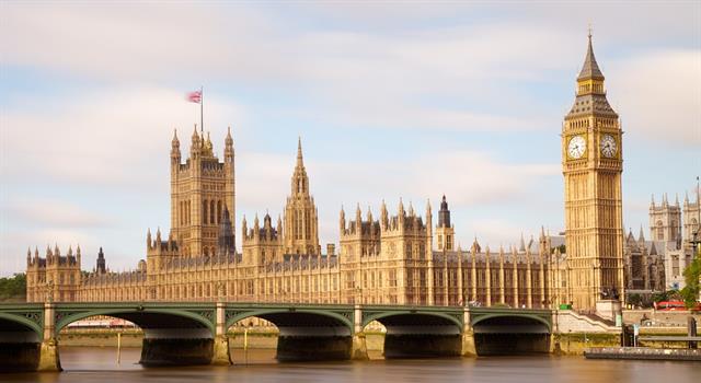 What caused the Great Westminster Clock in the Elizabeth Tower of Big Ben to slow down by about 5 minutes in 1949?