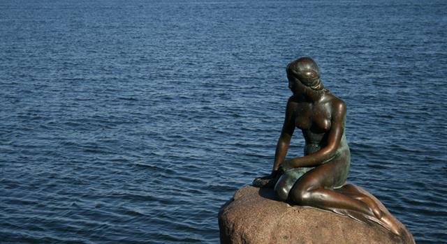 Geography Trivia Question: The statue of 'The Little Mermaid' sits on a rock in the harbour of which European capital city? Geography Trivia Question: The statue of 'The Little Mermaid' sits on a rock in the harbour of which European capital city?
