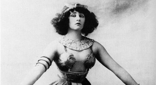 Which French writer's first four novels were published under her husband's pen-name 'Willy'? Which French writer's first four novels were published under her husband's pen-name 'Willy'?