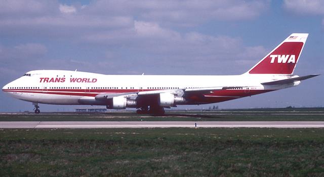 История Вопрос: 17 июля 1996 года Boeing 747, совершая рейс TWA800, взорвался и рухнул в Атлантический океан у берегов Лонг-Айленда. Что стало причиной катастрофы? История Вопрос: 17 июля 1996 года Boeing 747, совершая рейс TWA800, взорвался и рухнул в Атлантический океан у берегов Лонг-Айленда. Что стало причиной катастрофы?