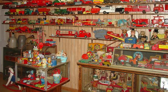 In 1929, who became involved in the manufacture of a toy based on a weapon used by 16th century Filipino hunters? In 1929, who became involved in the manufacture of a toy based on a weapon used by 16th century Filipino hunters?