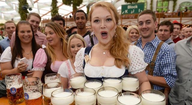 History Trivia Question: In what year were beers first served in glass mugs at Oktoberfest in Munich? History Trivia Question: In what year were beers first served in glass mugs at Oktoberfest in Munich?