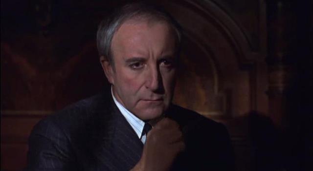 Movies & TV Trivia Question: In which film did Peter Sellers play a simple-minded gardener who ended up as a presidential advisor? Movies & TV Trivia Question: In which film did Peter Sellers play a simple-minded gardener who ended up as a presidential advisor?