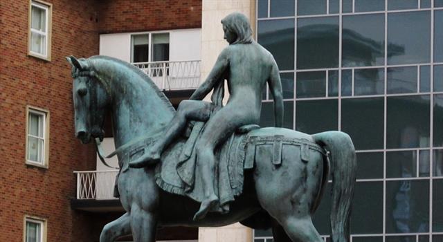 Geography Trivia Question: A statue of Lady Godiva stands in the center of which English city? Geography Trivia Question: A statue of Lady Godiva stands in the center of which English city?