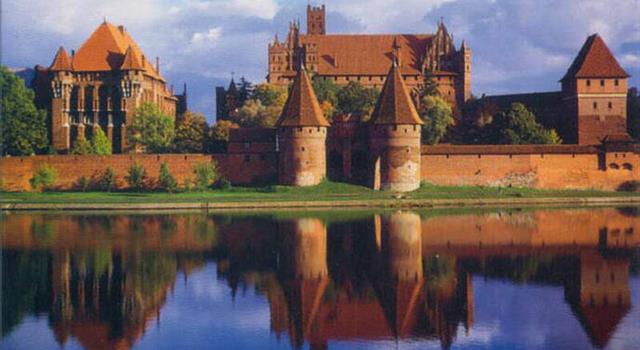 Geography Trivia Question: In what country is the largest castle in the world measured by land area? Geography Trivia Question: In what country is the largest castle in the world measured by land area?