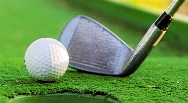 Sport Trivia Question: What color blazer is presented to the Masters golf winner? Sport Trivia Question: What color blazer is presented to the Masters golf winner?