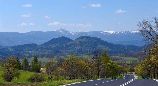 Geography Trivia Question: What mountains separate Poland from the Czech Republic? Geography Trivia Question: What mountains separate Poland from the Czech Republic?