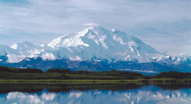 Geography Trivia Question: Canada's tallest mountain and the U.S.' tallest mountain are less than 650km apart. What mountains are they? Geography Trivia Question: Canada's tallest mountain and the U.S.' tallest mountain are less than 650km apart. What mountains are they?