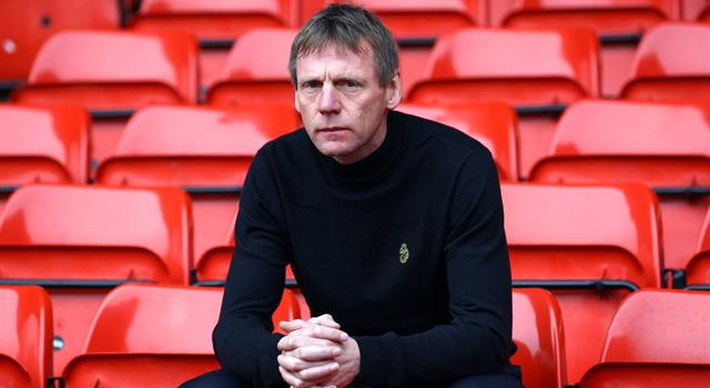 Sport Trivia Question: Which goalkeeper did football manager Stuart Pearce play at centre forward in the final minutes of the last league match of the 2004 - 05 season? Sport Trivia Question: Which goalkeeper did football manager Stuart Pearce play at centre forward in the final minutes of the last league match of the 2004 - 05 season?