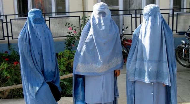 Cultura Trivia: ¿Cuál es el nombre de la vestimenta tradicional usada por las mujeres de la religión islámica? Cultura Trivia: ¿Cuál es el nombre de la vestimenta tradicional usada por las mujeres de la religión islámica?