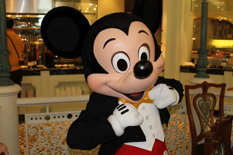Movies & TV Trivia Question: What is the first feature-length animated movie by Disney? Movies & TV Trivia Question: What is the first feature-length animated movie by Disney?